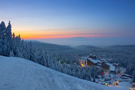 ΧΡΙΣΤΟΥΓΕΝΝΑ ΓΙΑ ΣΚΙ & SNOWBOARD ΣΤΟ BOROVETS!